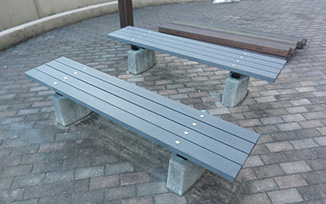 人工木　テーブル　ベンチ