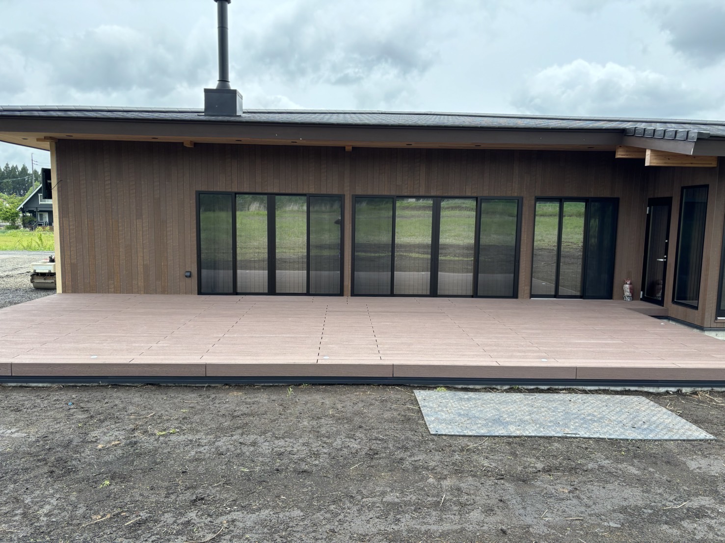 宿泊施設のウッドデッキ