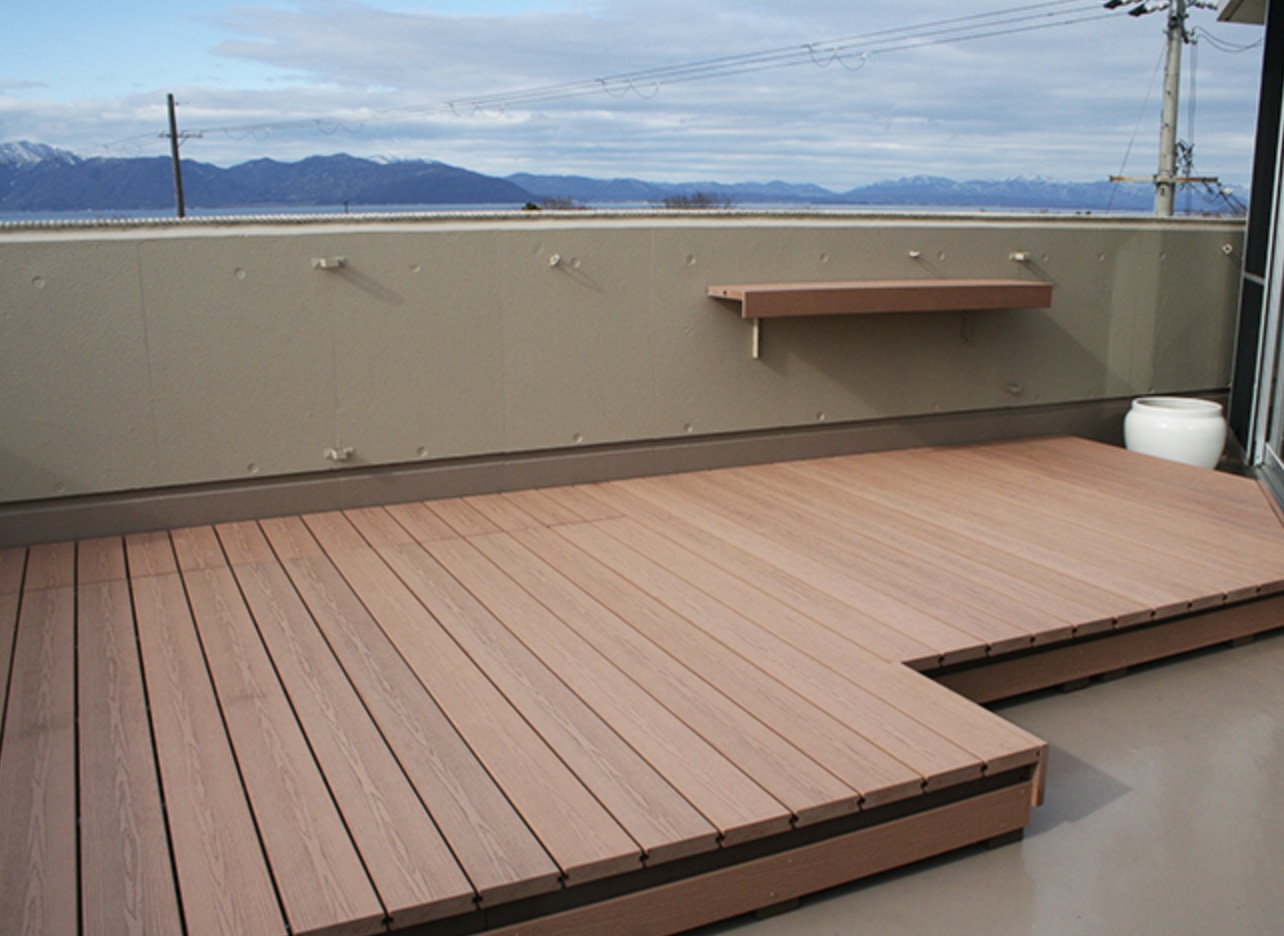 ウッドデッキ