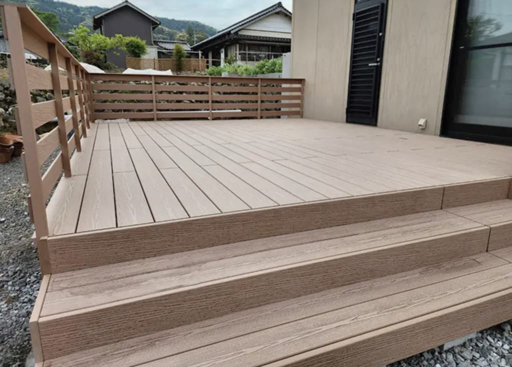 ウッドデッキ