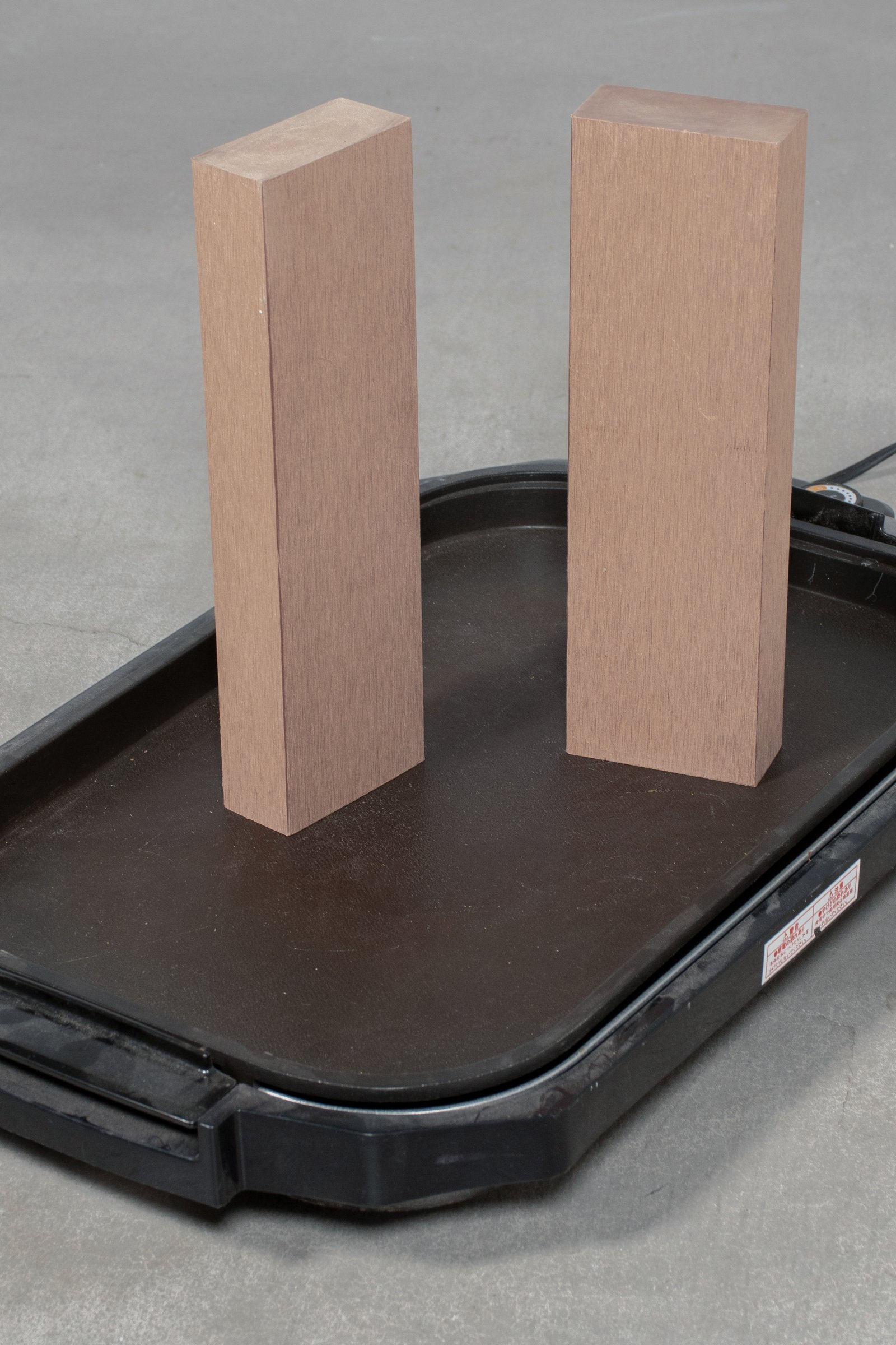 人工木材を使用した家具シリーズMOCKY