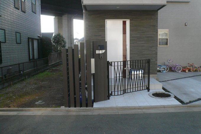 フェンス・ルーバー・機能門柱の施工例（東京都　株式会社ティーエイチ調布様ご施工）