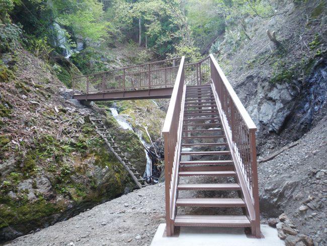 人工木　階段橋